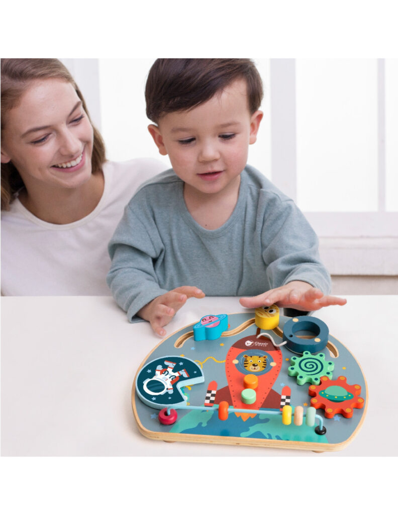 drewniana tablica edukacyjna 6w1 – zabawa i rozwój dziecka